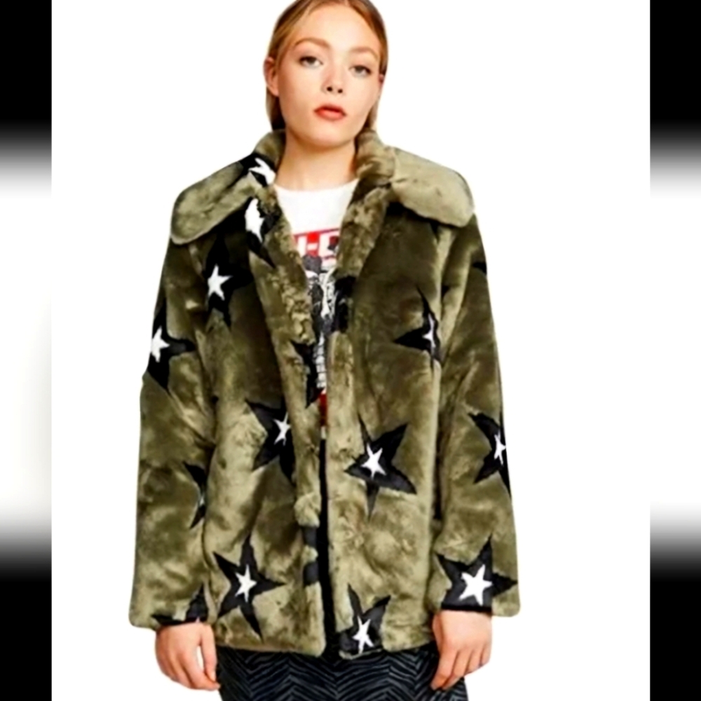 EUC Avec Les Filles Army Green Faux Fur Statement Coat
